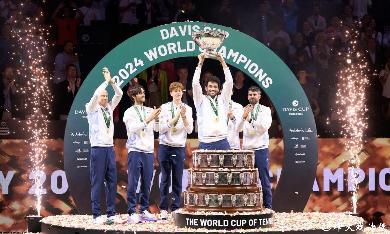 意大利队2-0完胜西班牙 收获戴维斯杯三连冠 意大利队2-0完胜西班牙 收获戴维斯杯三连冠