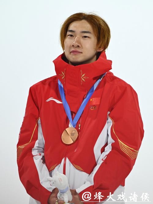 苏翊鸣铜牌背后：年轻人为什么在国际舞台上越来越稳？